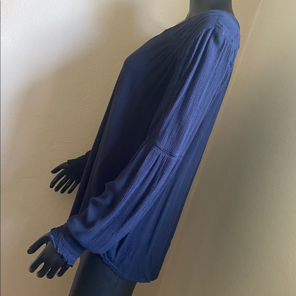 Bass Navy Button-Front V-Neck Blouse - Picture 4 of 11